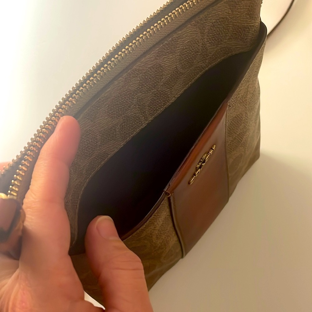 Coach Cross Body Bag - Picture 4 of 5